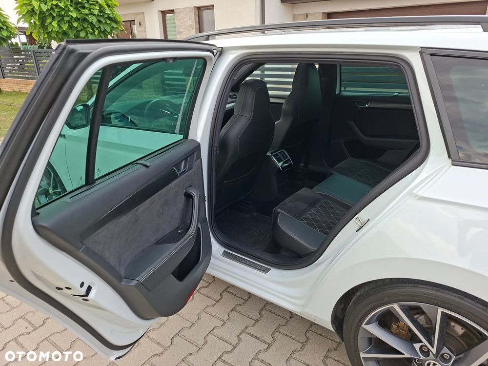 Skoda Superb 2.0 TDI SCR 4x4 Sportline DSG - 10