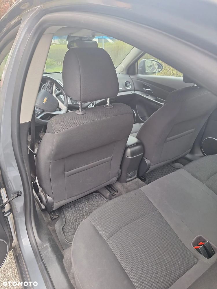 Chevrolet Cruze - 17