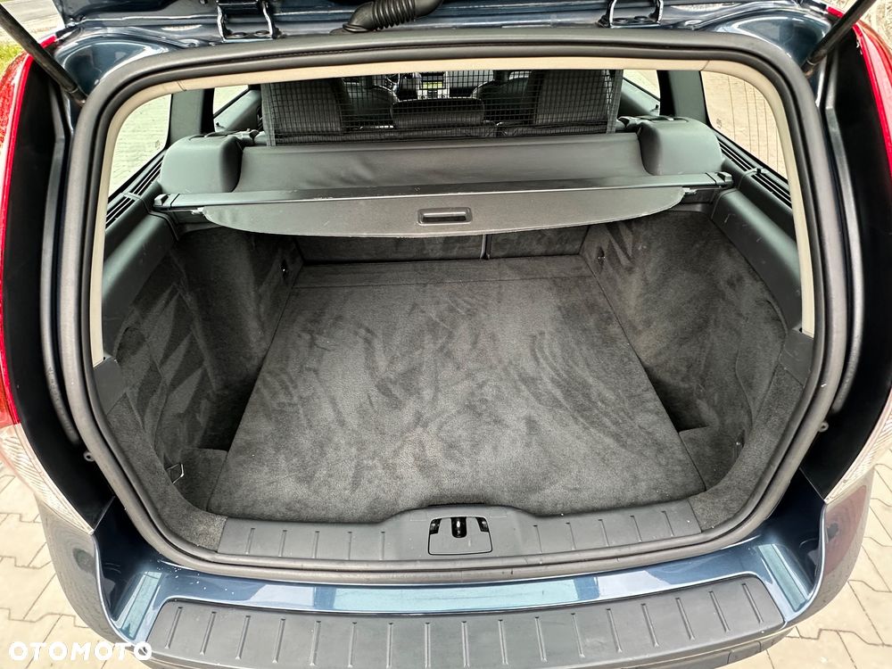 Volvo V50 2.0 Momentum - 11