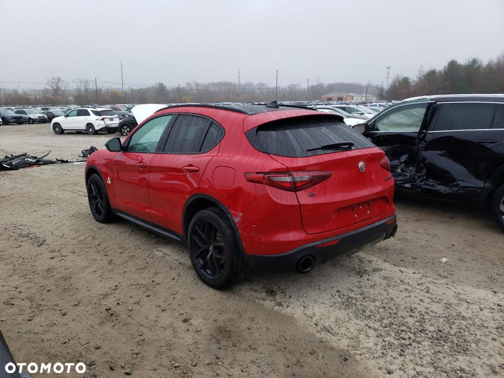 Alfa Romeo Stelvio - 2