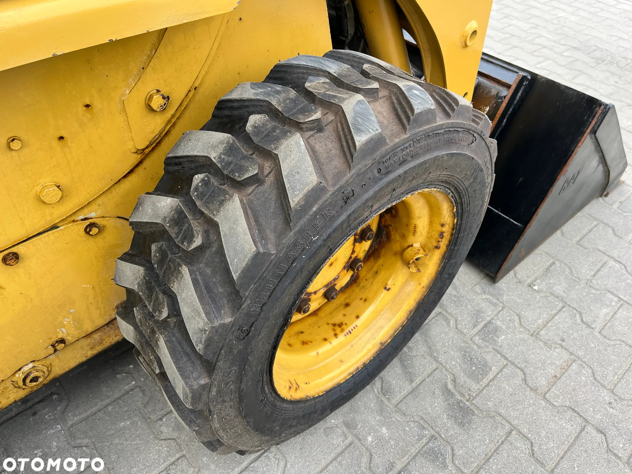 Caterpillar 226 B3 - 16