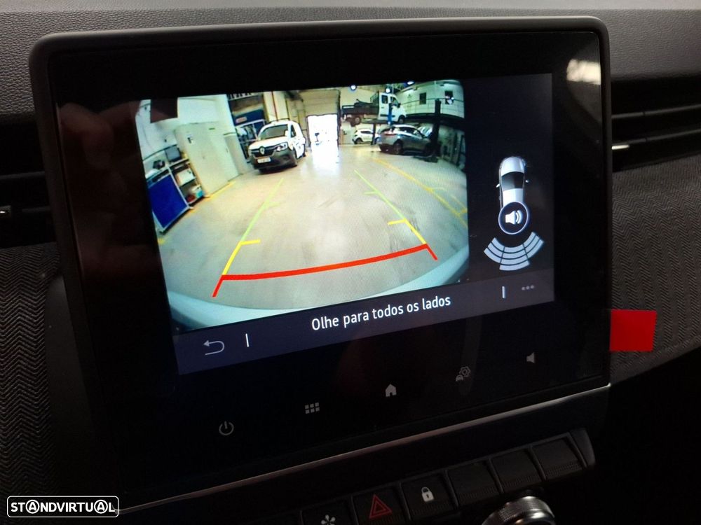 Renault Clio 1.0 TCe Techno Bi-Fuel - 22