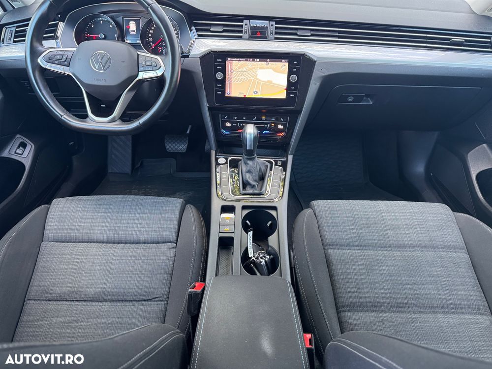 Volkswagen Passat Variant 2.0 TDI SCR DSG Elegance - 13