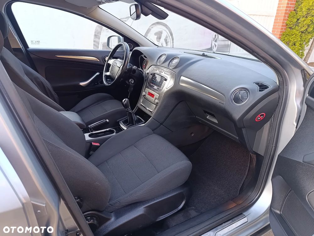 Ford Mondeo 2.0 Platinium X - 8