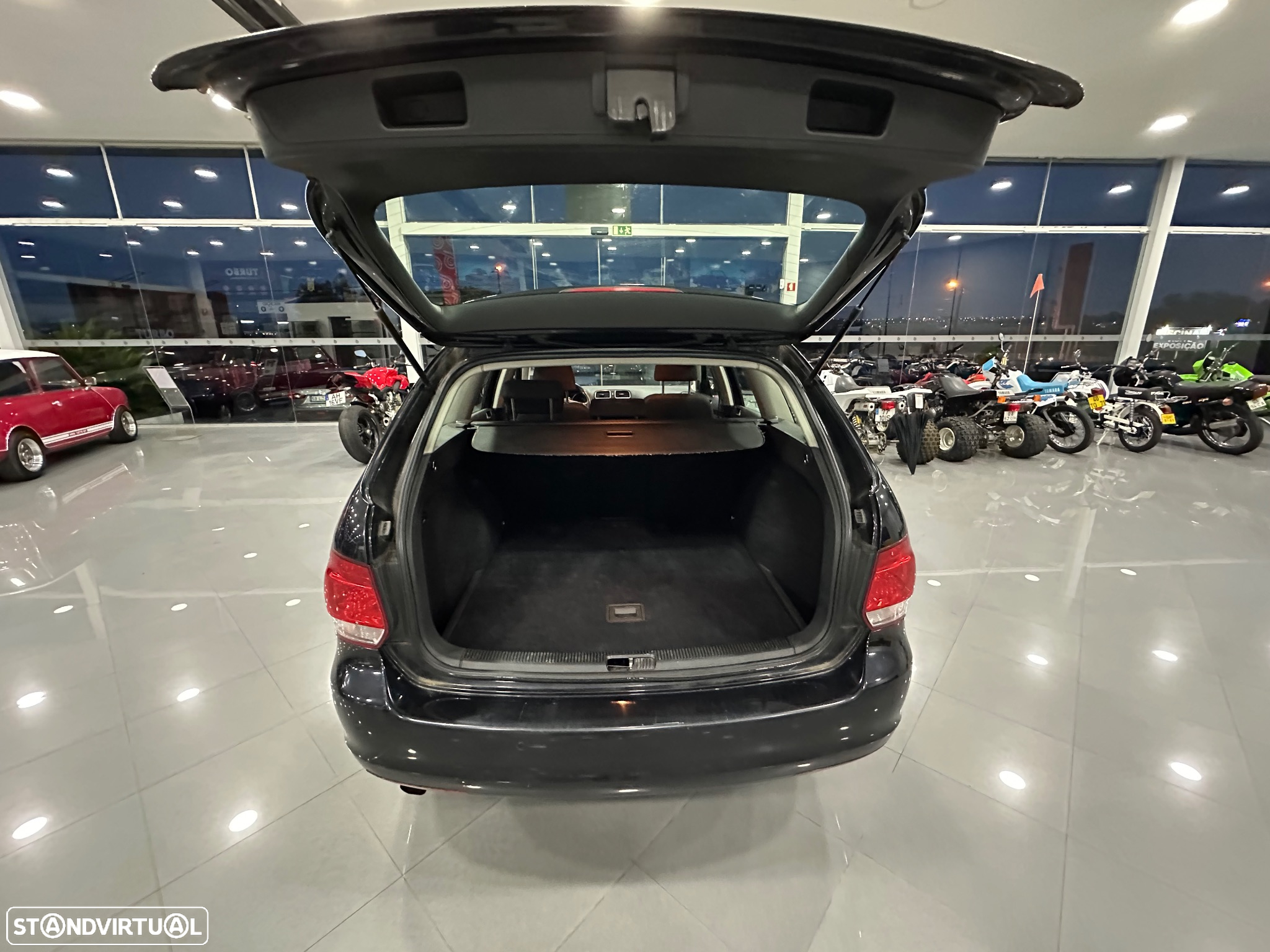 VW Golf Variant 1.6 TDi Highline - 19