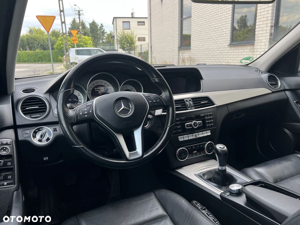 Mercedes-Benz Klasa C 220 CDI DPF (BlueEFFICIENCY) - 21