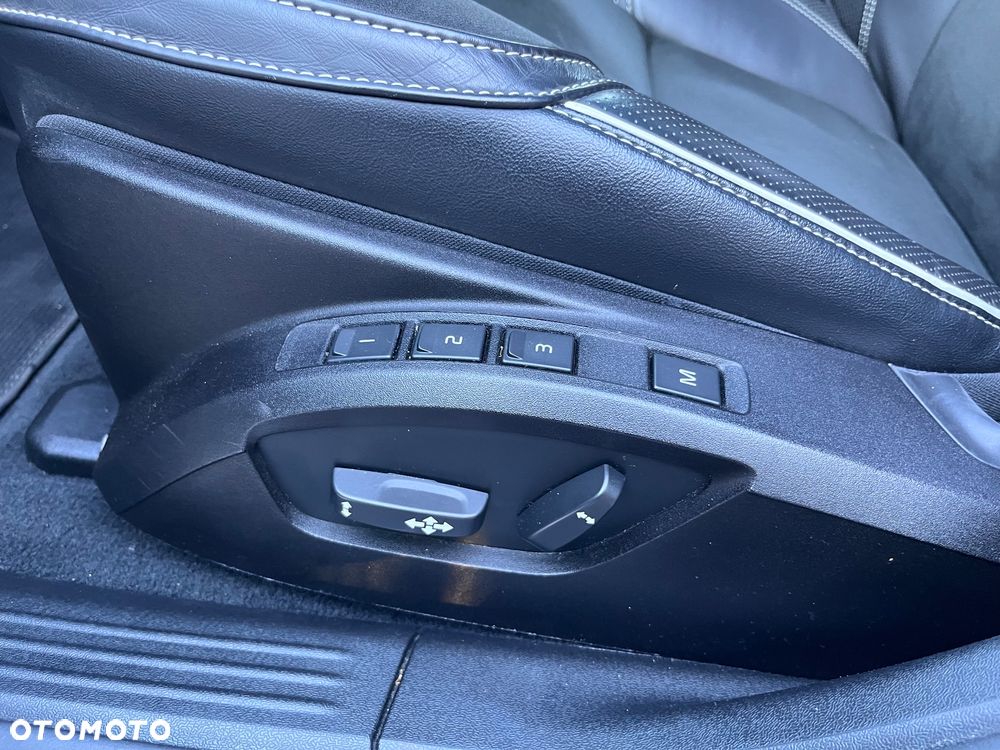 Volvo V40 T3 Drive-E R-Design Momentum - 8
