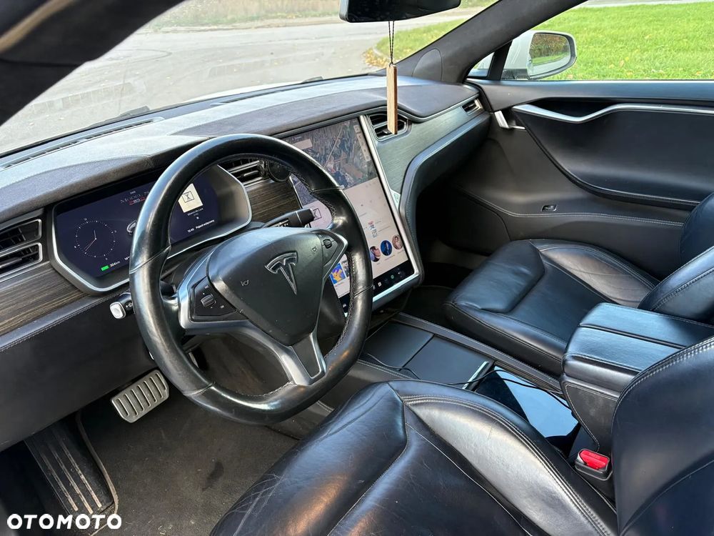 Tesla Model S D Performance - 14
