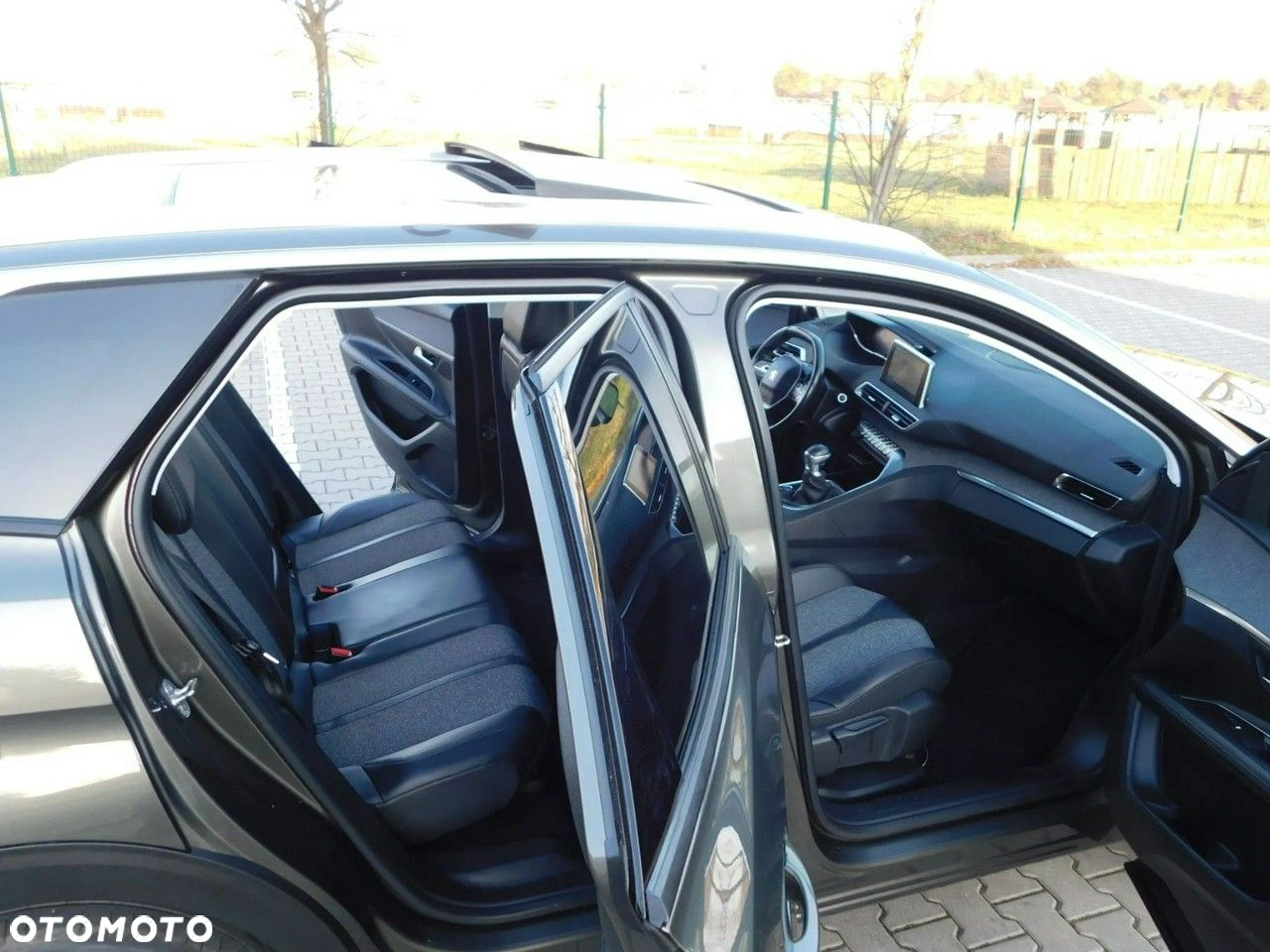 Peugeot 3008 1.5 BlueHDi Allure S&S - 9