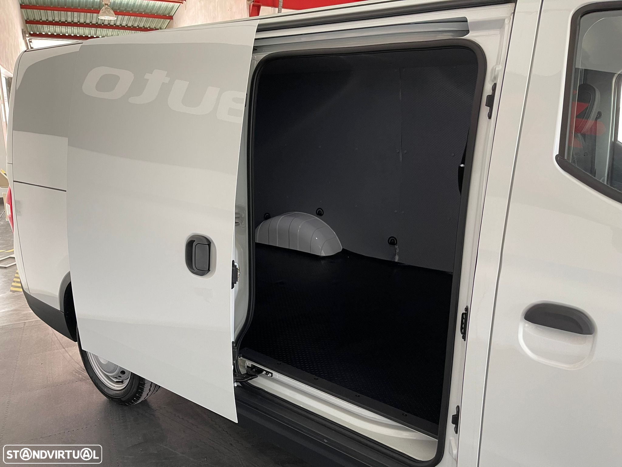 Maxus E Deliver 3 - 13