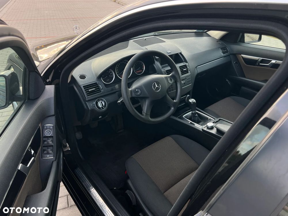 Mercedes-Benz Klasa C 180 K BlueEff Elegance - 8