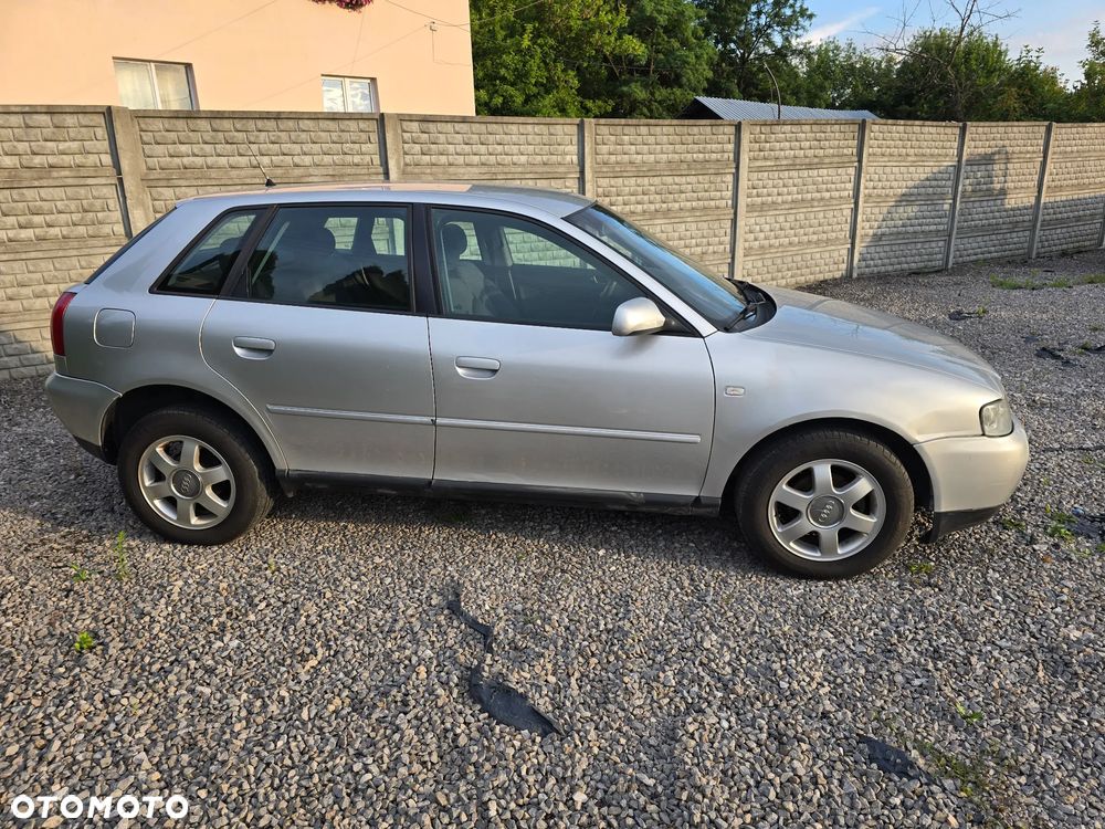 Audi A3 Sportback 1.6 Ambiente - 5