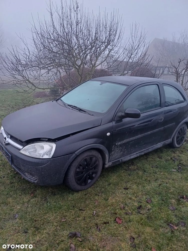 Maska przednia Opel Corsa C 1.2 kod lakieru Z20R auto całe na części - 2
