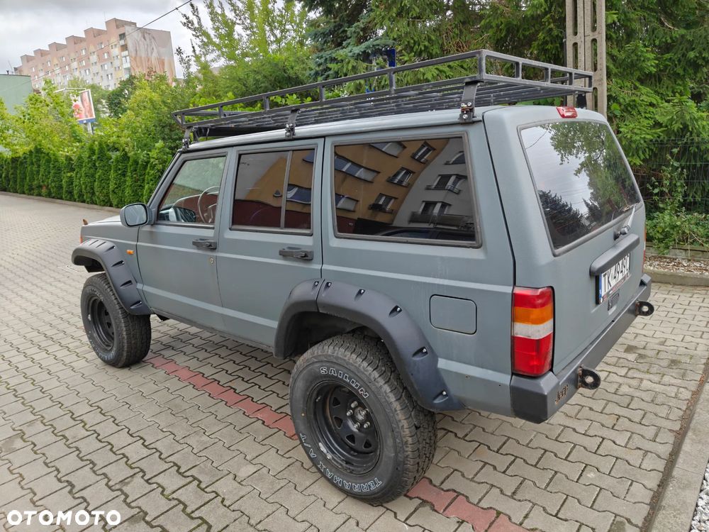 Jeep Cherokee - 5