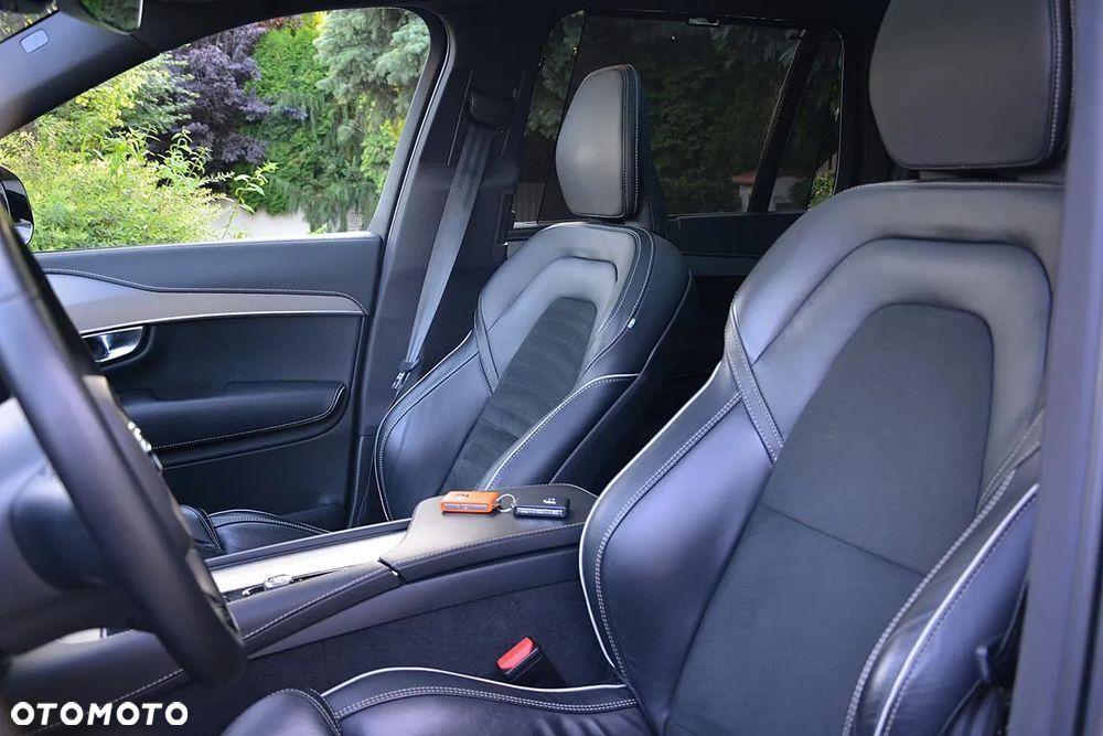 Volvo XC 90 B5 D AWD Geartronic RDesign - 24