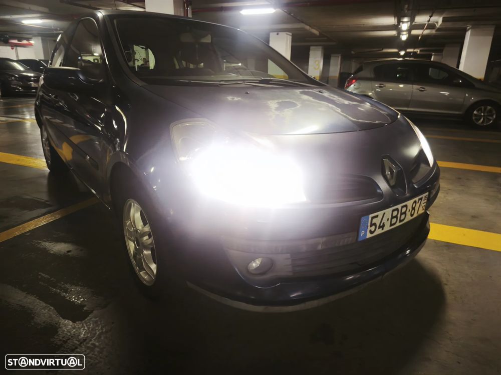 Renault Clio 1.2 16V Confort - 21
