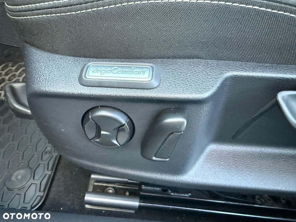 Volkswagen Passat 2.0 TDI EVO Business - 21