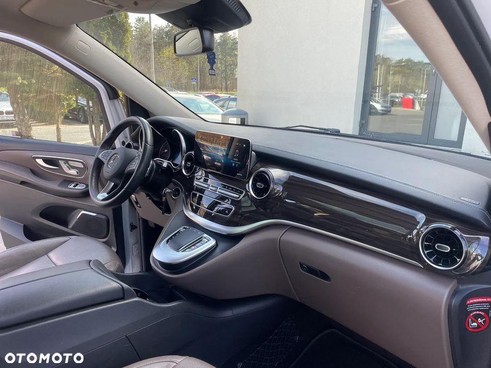 Mercedes-Benz Klasa V 300 d Exclusive 9G-Tronic (d³ugi) - 22