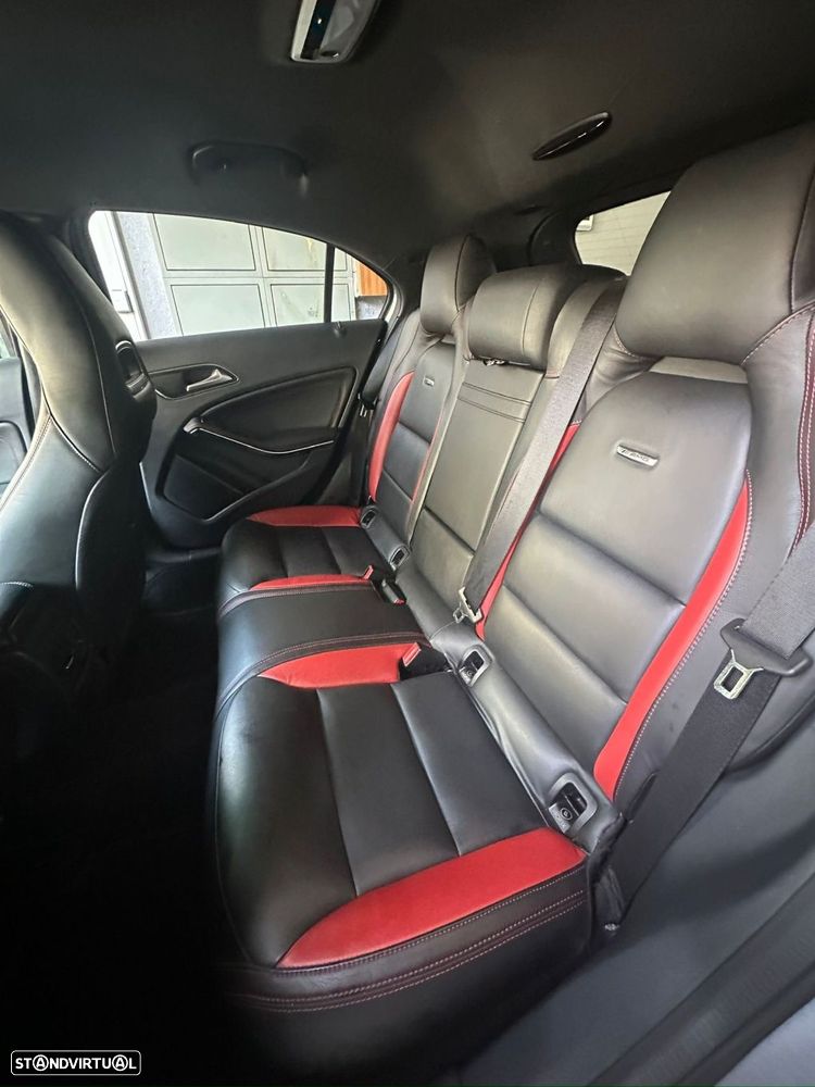 Mercedes-Benz A 45 AMG 4-Matic - 12