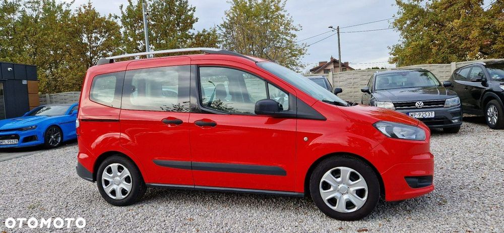 Ford Tourneo Courier - 17