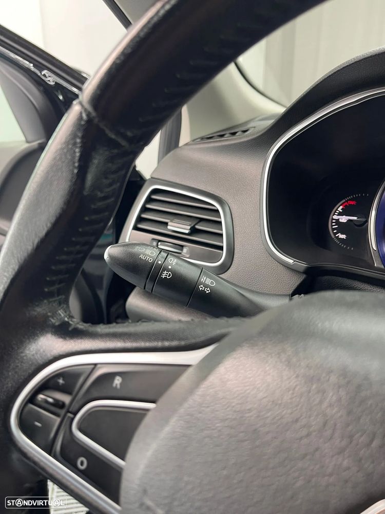 Renault Mégane 1.5 dCi Limited EDC - 19