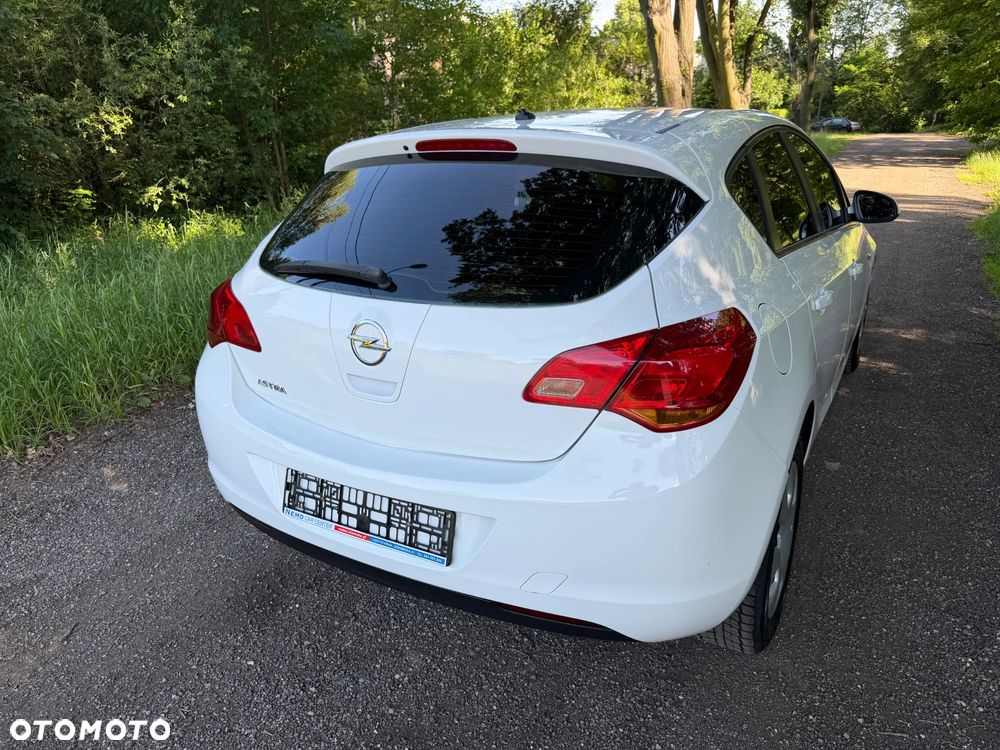 Opel Astra 1.6 ecoFLEX Start/Stop - 9