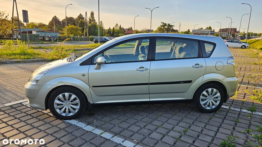 Toyota Corolla Verso - 4