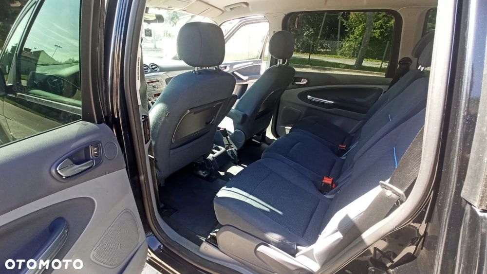 Ford Galaxy - 12