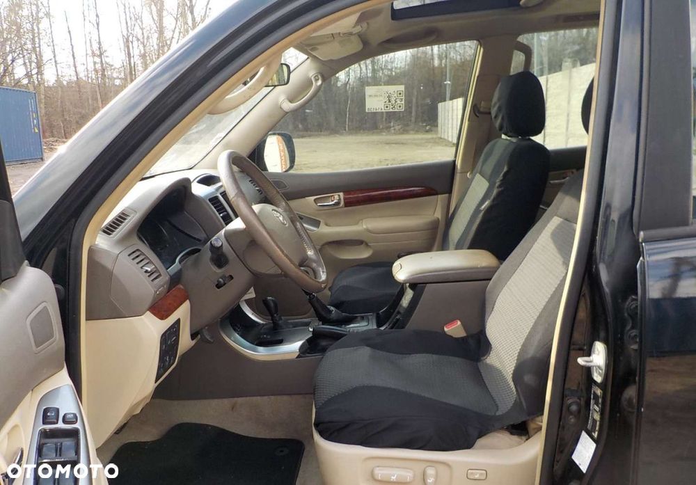 Toyota Land Cruiser - 32