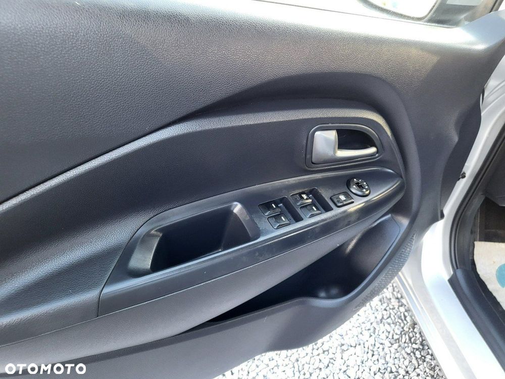 Kia Rio - 17