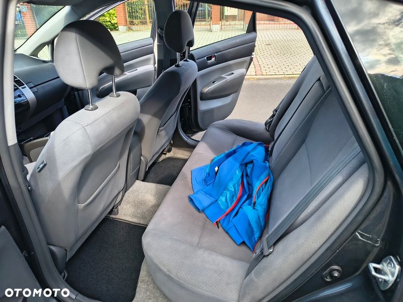 Toyota Prius - 13