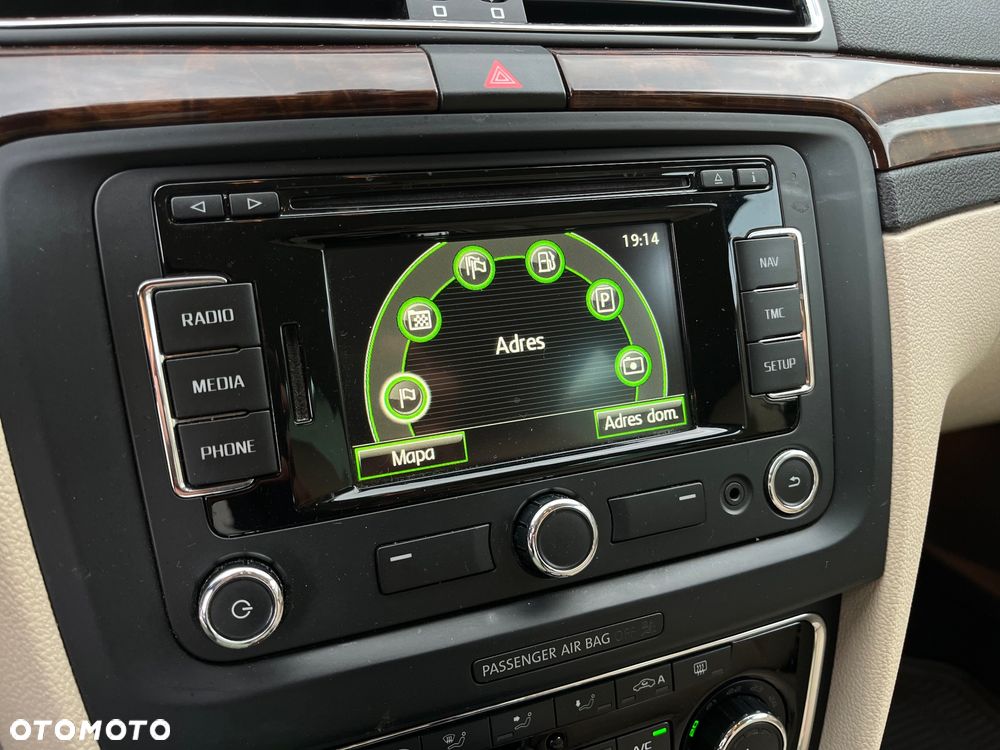 Skoda Superb 2.0 TSI Active DSG - 19