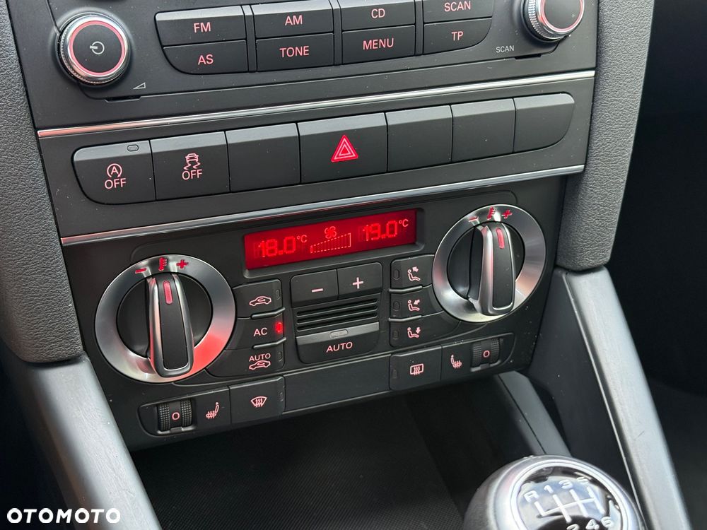 Audi A3 Sportback 1.4 TFSI Ambiente - 27