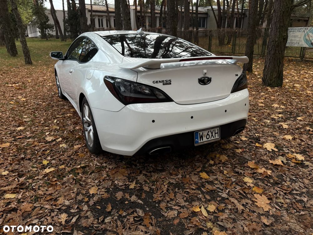 Hyundai Genesis Coupe - 5