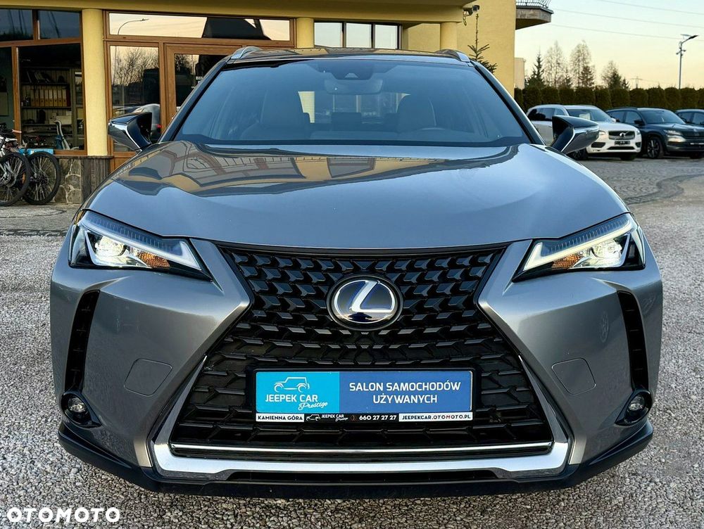 Lexus UX - 2