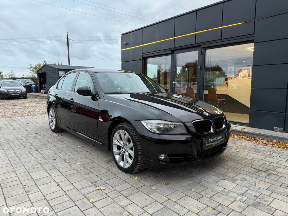 BMW Seria 3 318i - 1