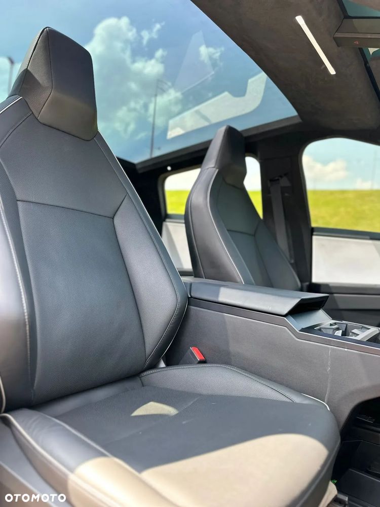 Tesla Cybertruck - 22