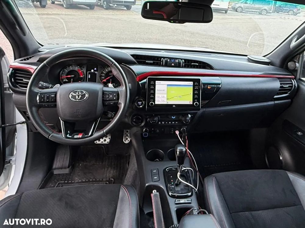 Toyota Hilux 2.8D 204CP 4x4 Double Cab AT GR Sport - 13