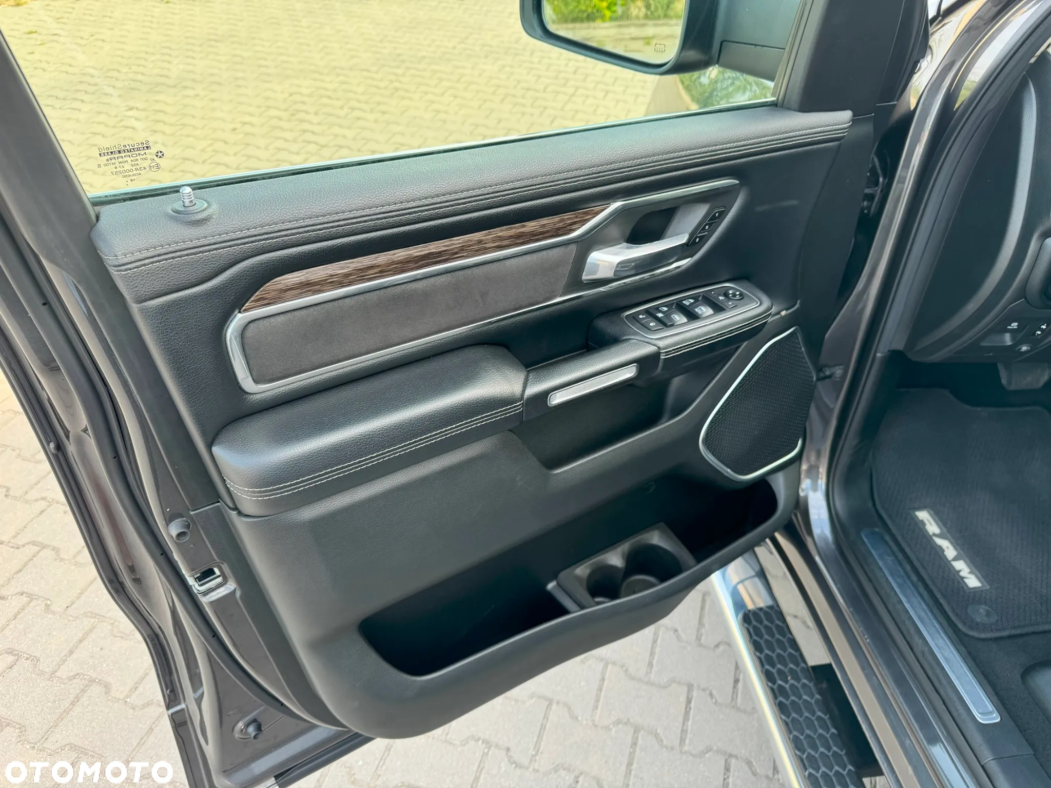 RAM 1500 - 10