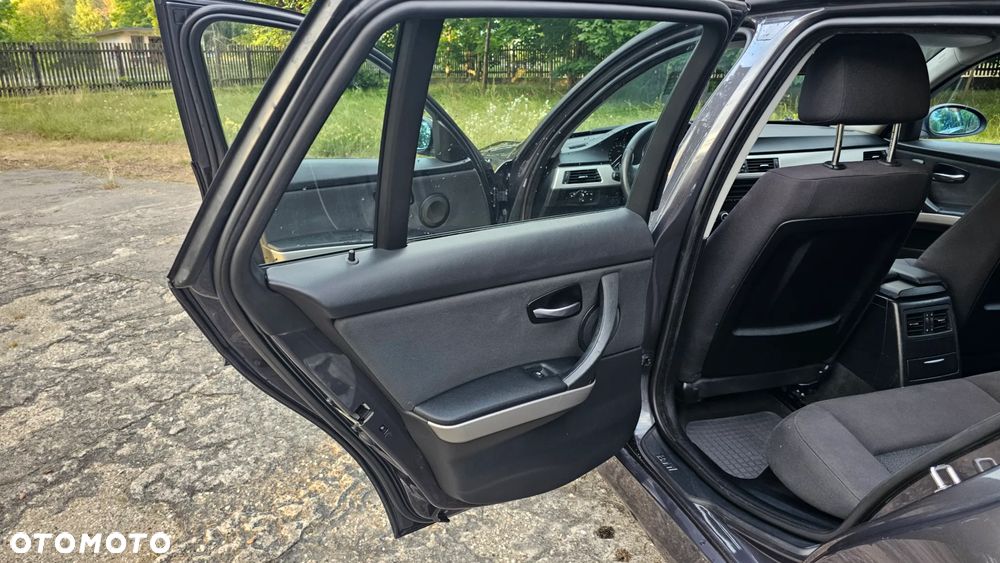BMW Seria 3 320d - 9