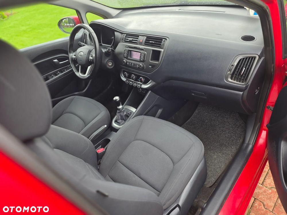 Kia Rio 1.2 M - 10