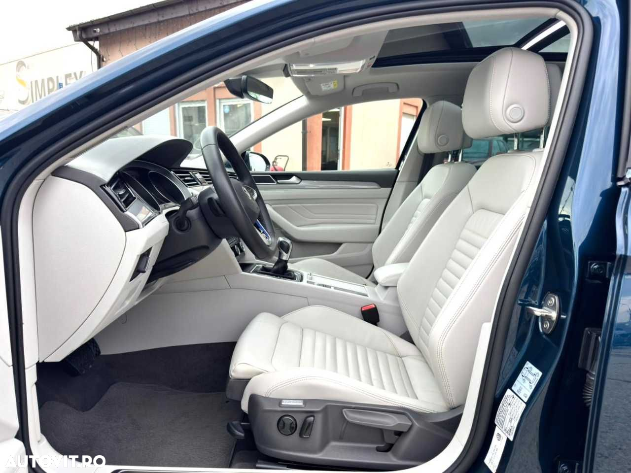 Volkswagen Passat - 18