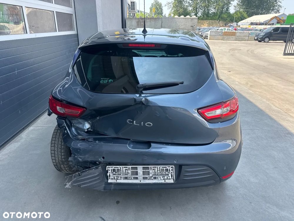 Renault Clio 1.2 16V Alize - 9