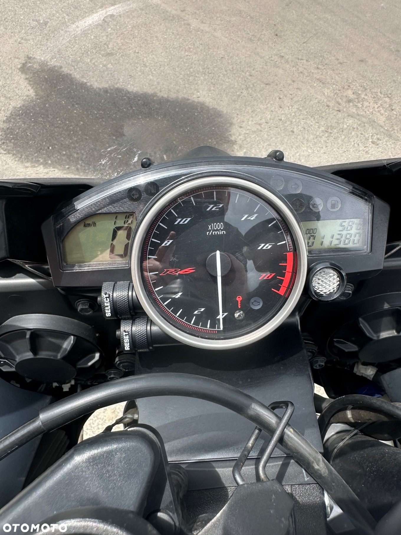 Yamaha R6 - 12