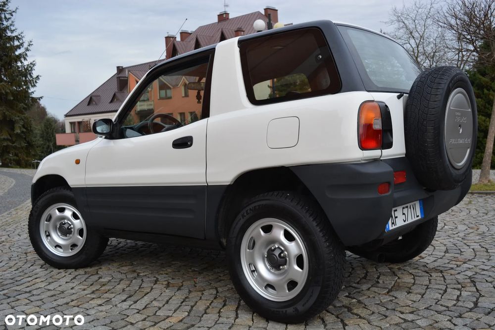 Toyota RAV4 2.0 Special - 8