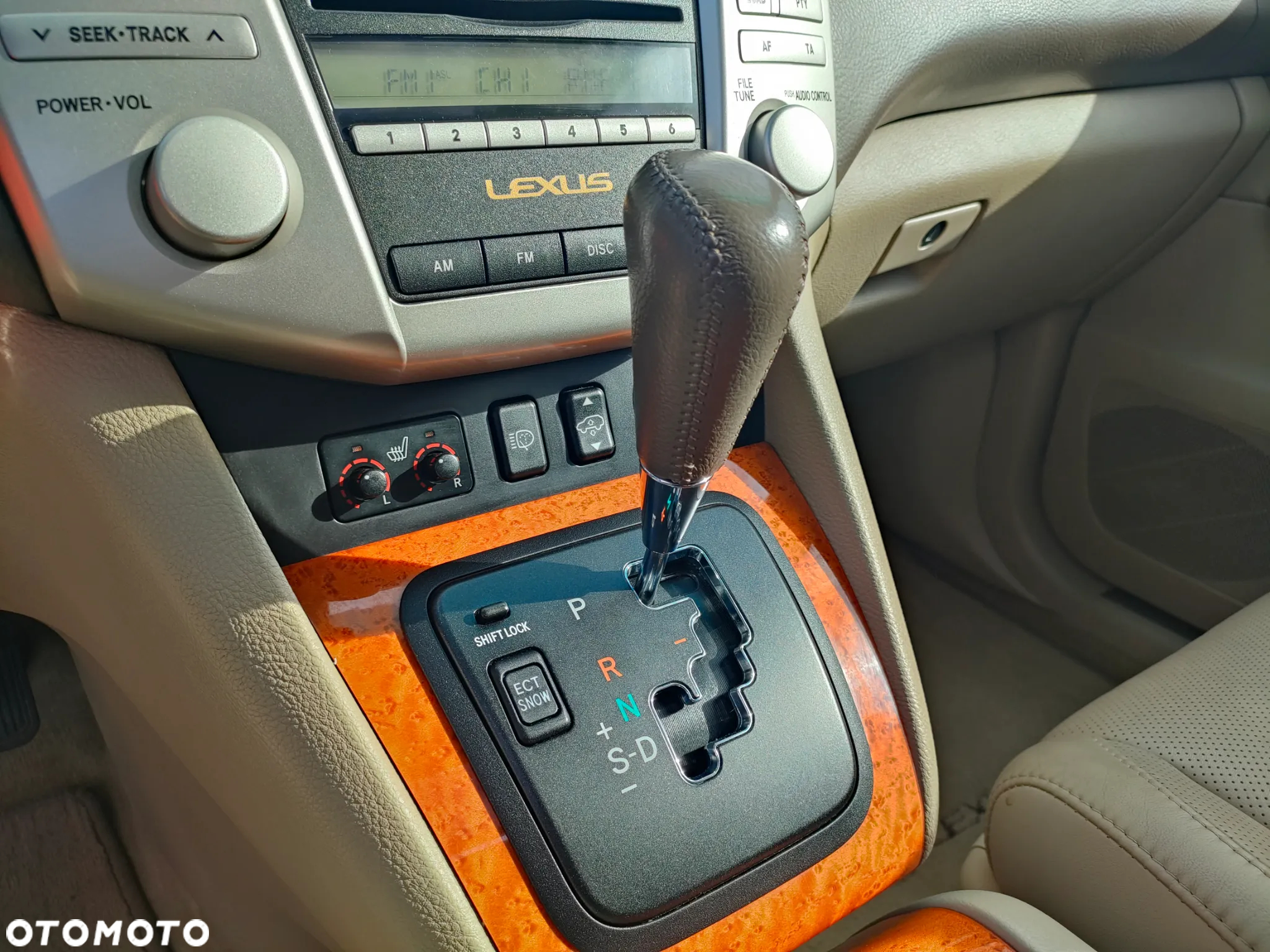 Lexus RX 350 Prestige - 25