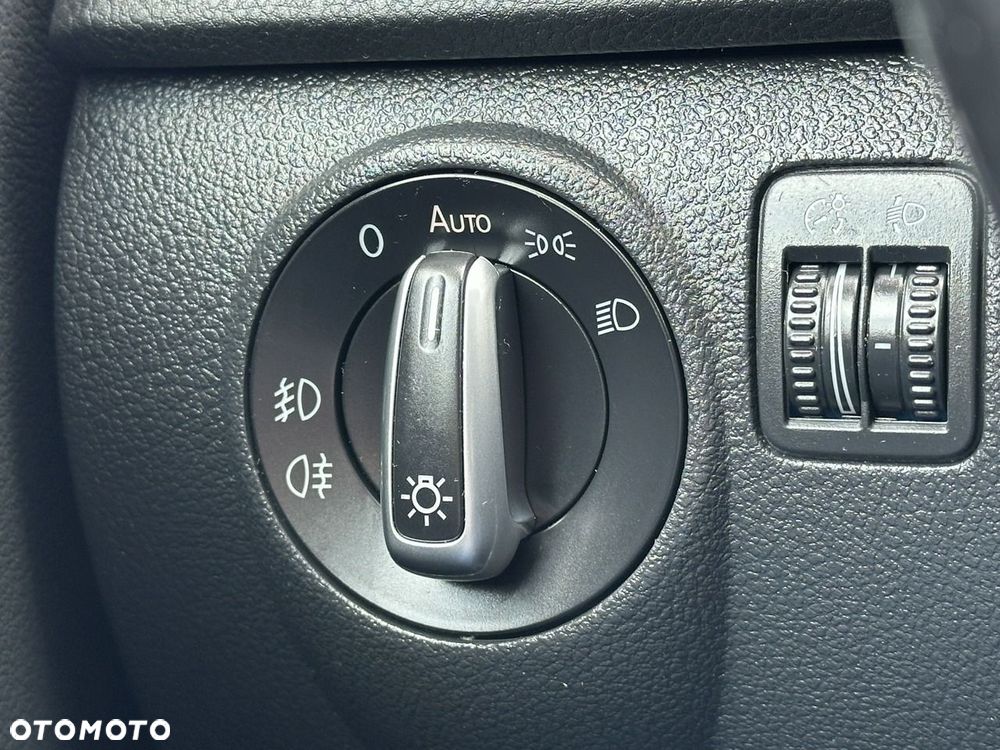Volkswagen Tiguan 2.0 TDI DPF BlueMotion Technology Sport & Style - 31