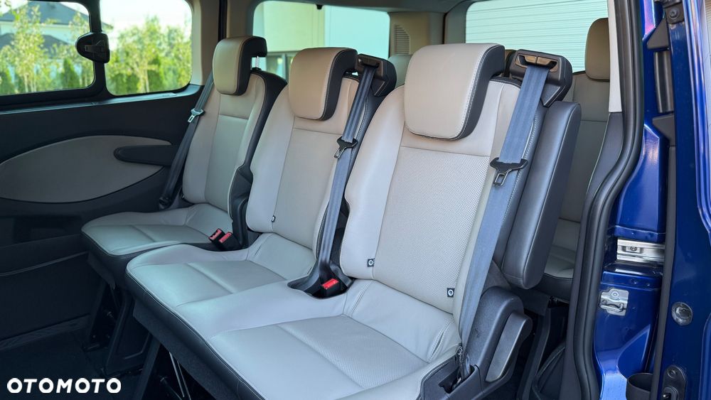 Ford Tourneo Custom - 30