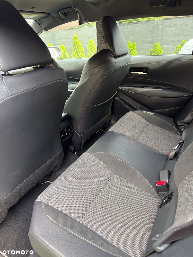 Toyota Corolla 2.0 Hybrid Style - 17