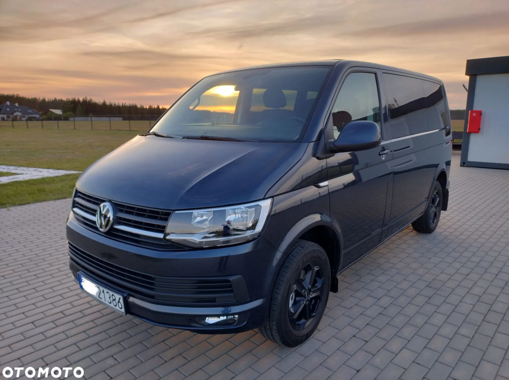 Volkswagen Transporter - 1
